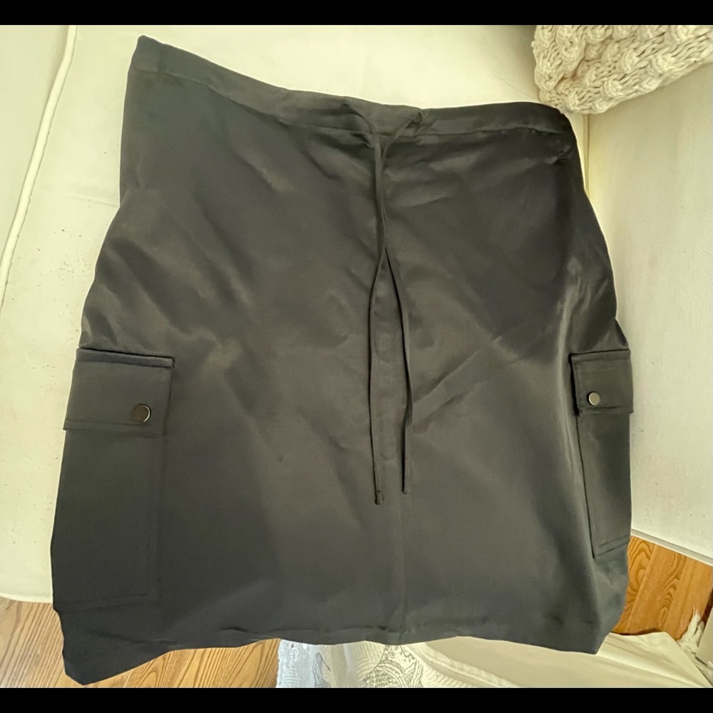 Tahari black satin skirt. NWT